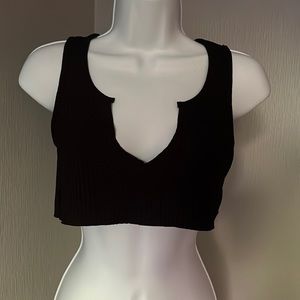 Black ribbed crop top 🖤